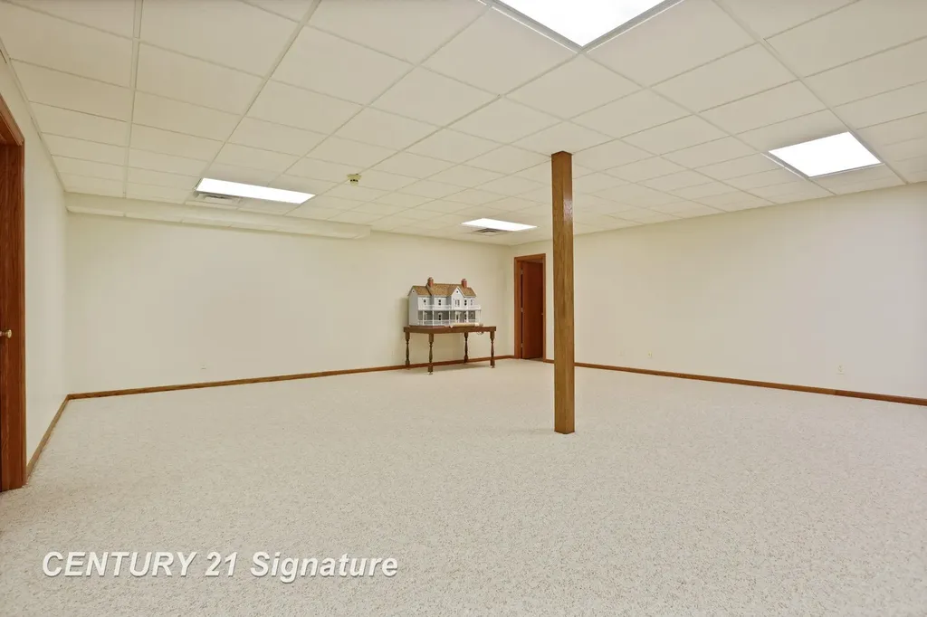 43 Sawmill Creek Trail Saginaw Charter Township MI 48603