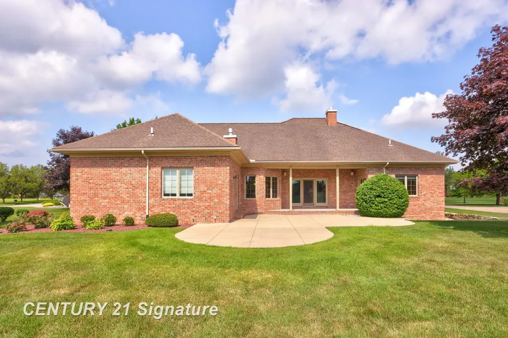 43 Sawmill Creek Trail Saginaw Charter Township MI 48603