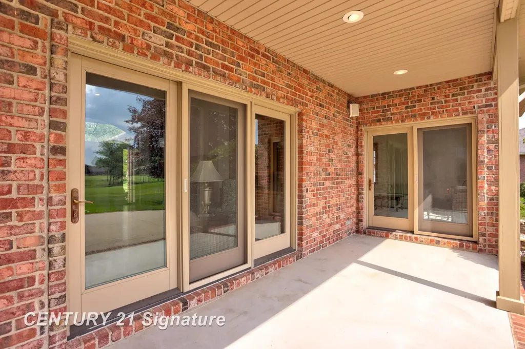 43 Sawmill Creek Trail Saginaw Charter Township MI 48603