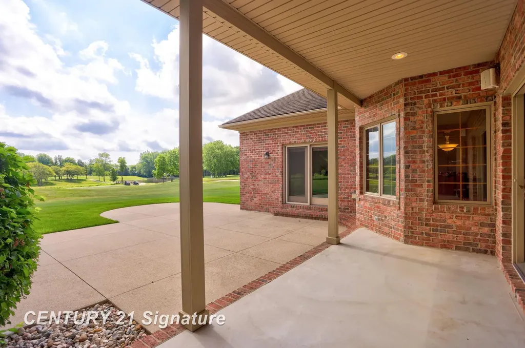 43 Sawmill Creek Trail Saginaw Charter Township MI 48603