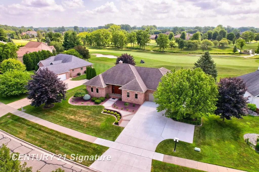 43 Sawmill Creek Trail Saginaw Charter Township MI 48603