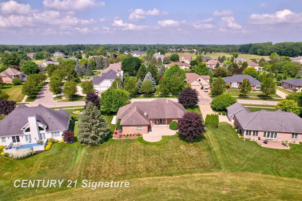 43 Sawmill Creek Trail Saginaw Charter Township MI 48603