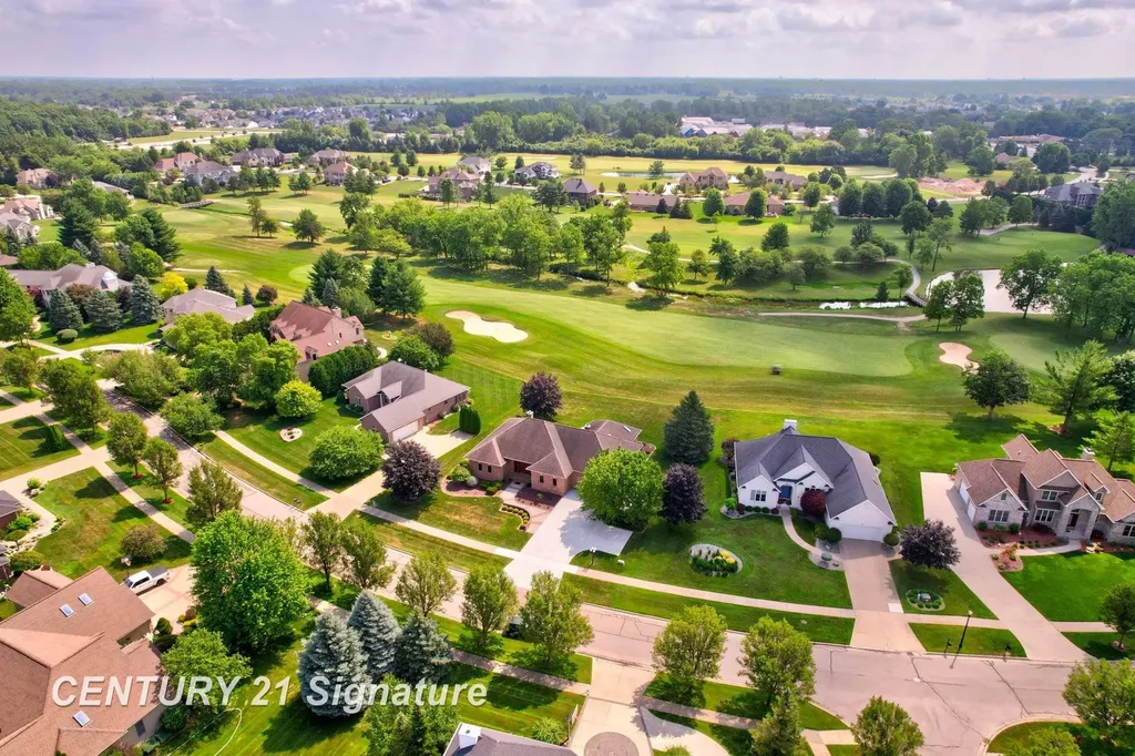 43 Sawmill Creek Trail Saginaw Charter Township MI 48603