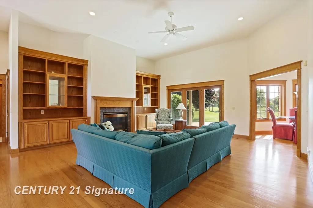 43 Sawmill Creek Trail Saginaw Charter Township MI 48603