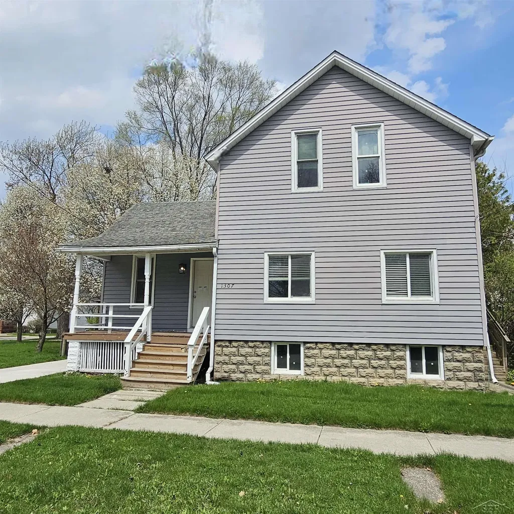 1307 18th Street Bay City City MI 48708
