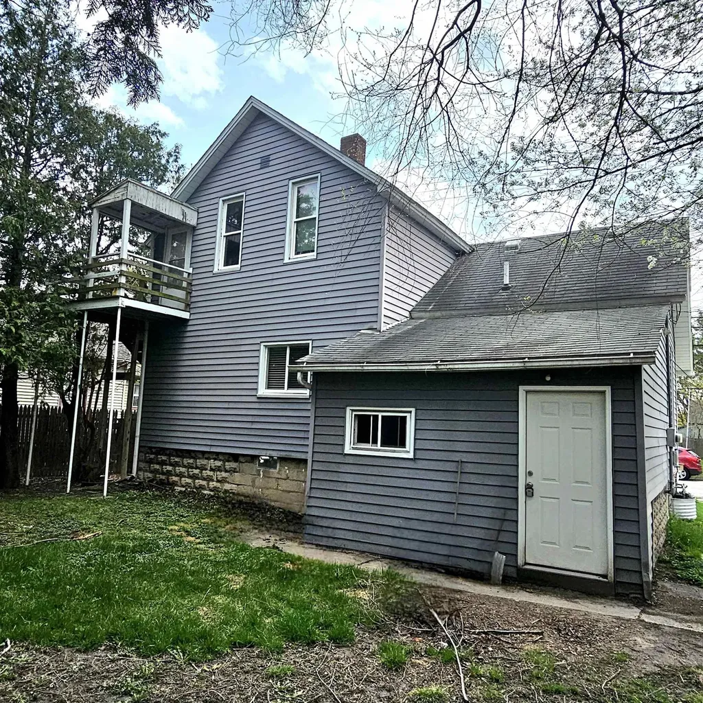 1307 18th Street Bay City City MI 48708