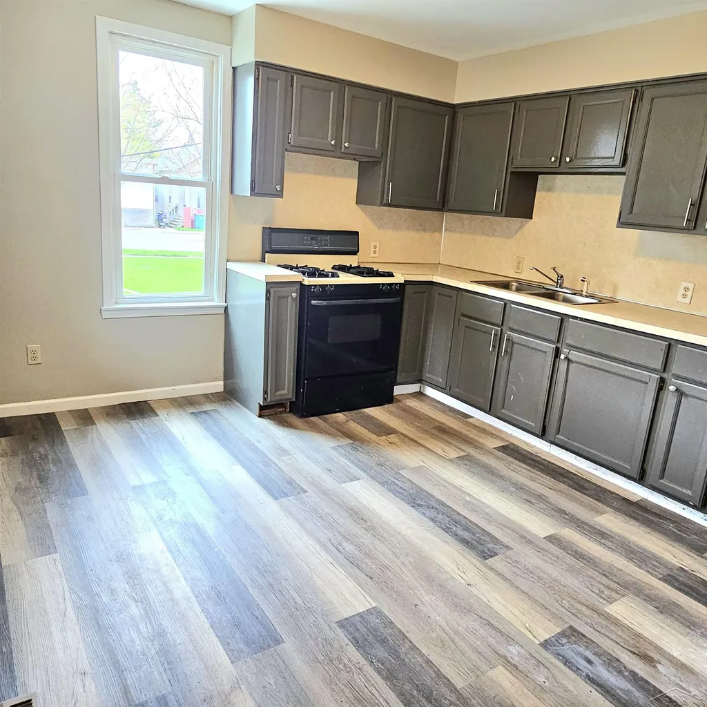 1307 18th Street Bay City City MI 48708