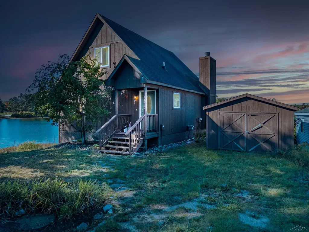 1876 S Schneider Street Lake Township MI 49651