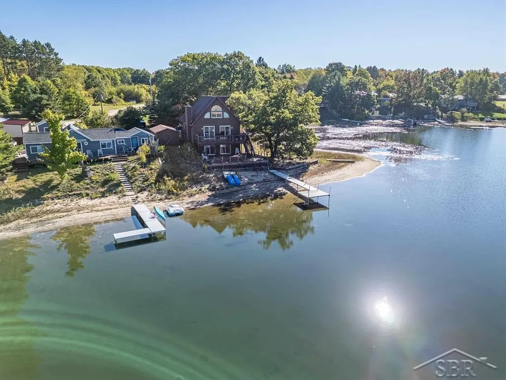 1876 S Schneider Street Lake Township MI 49651