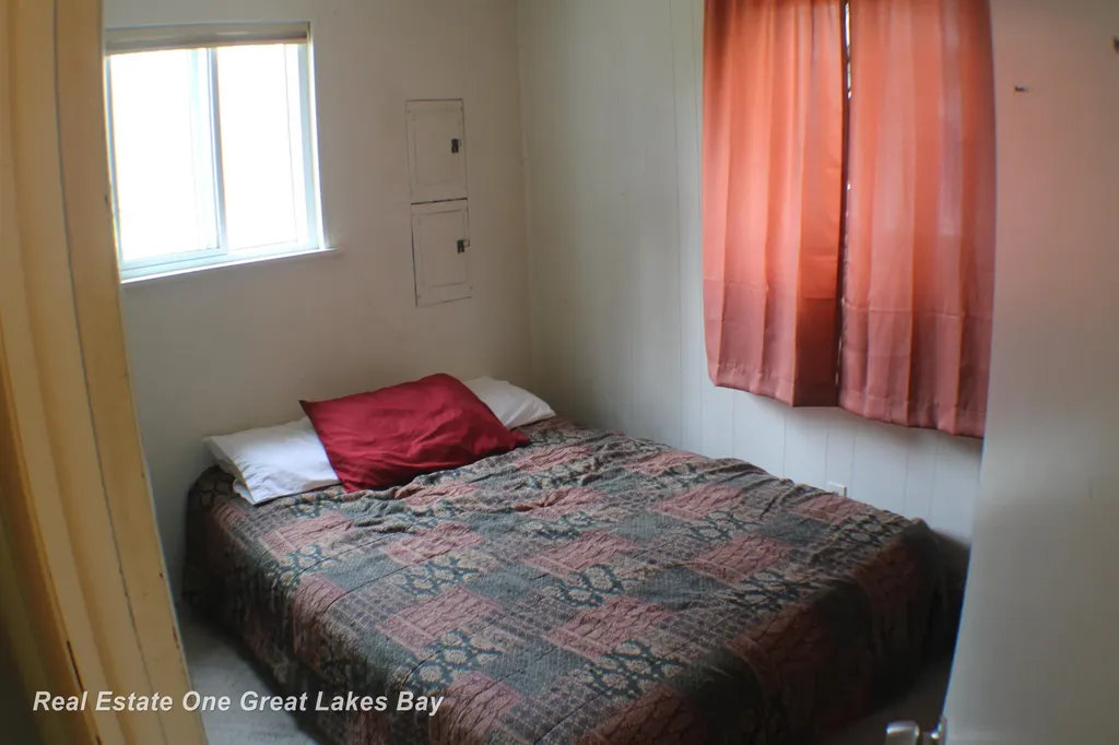 948 Richland Avenue Hill Township MI 48635