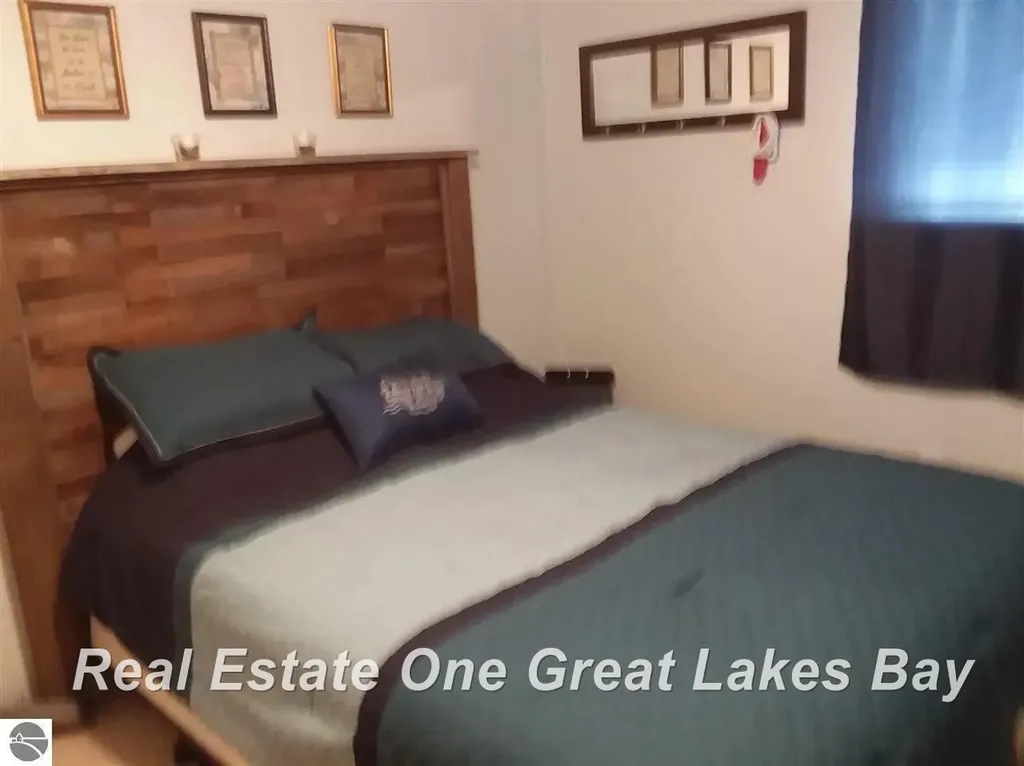 948 Richland Avenue Hill Township MI 48635