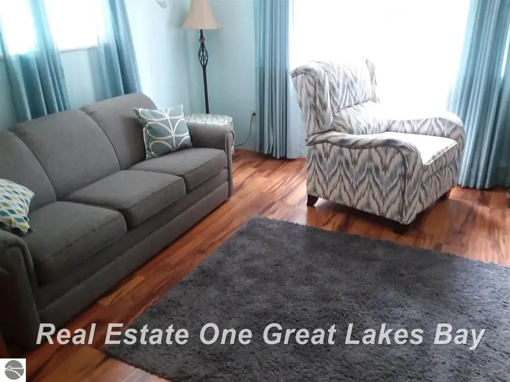 948 Richland Avenue Hill Township MI 48635
