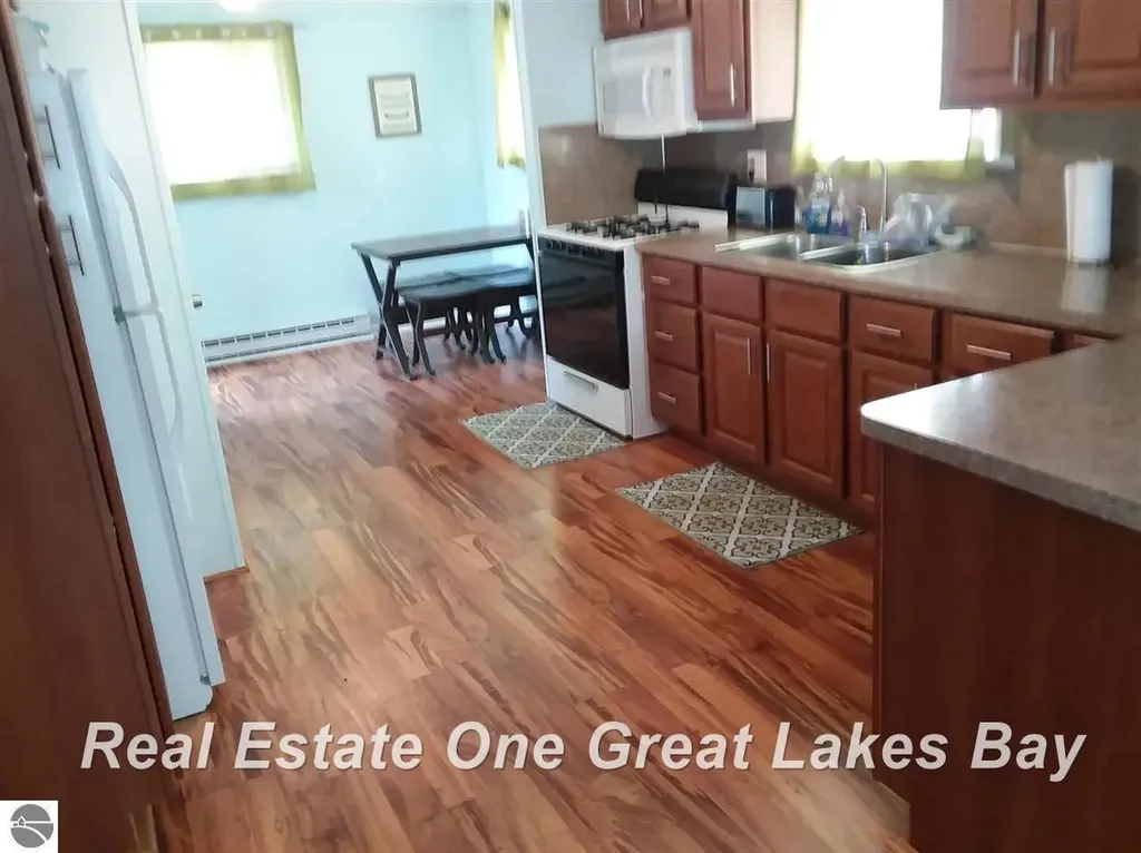 948 Richland Avenue Hill Township MI 48635