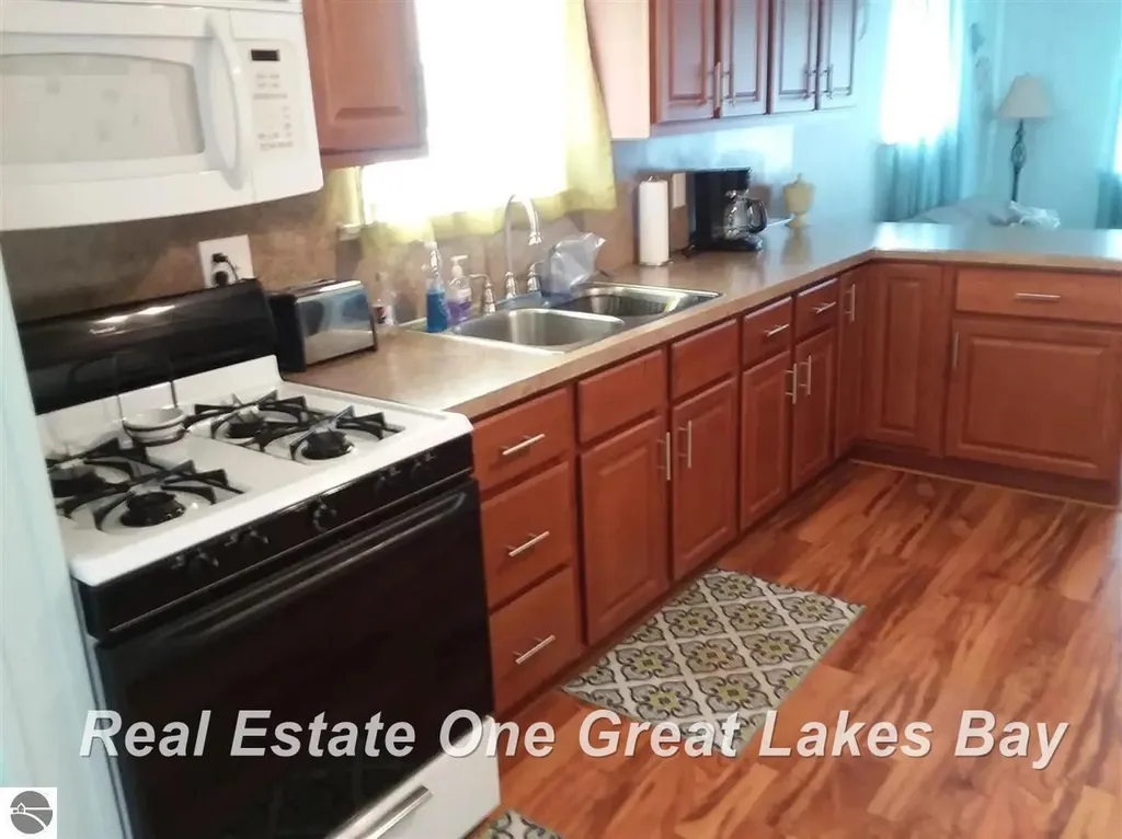 948 Richland Avenue Hill Township MI 48635