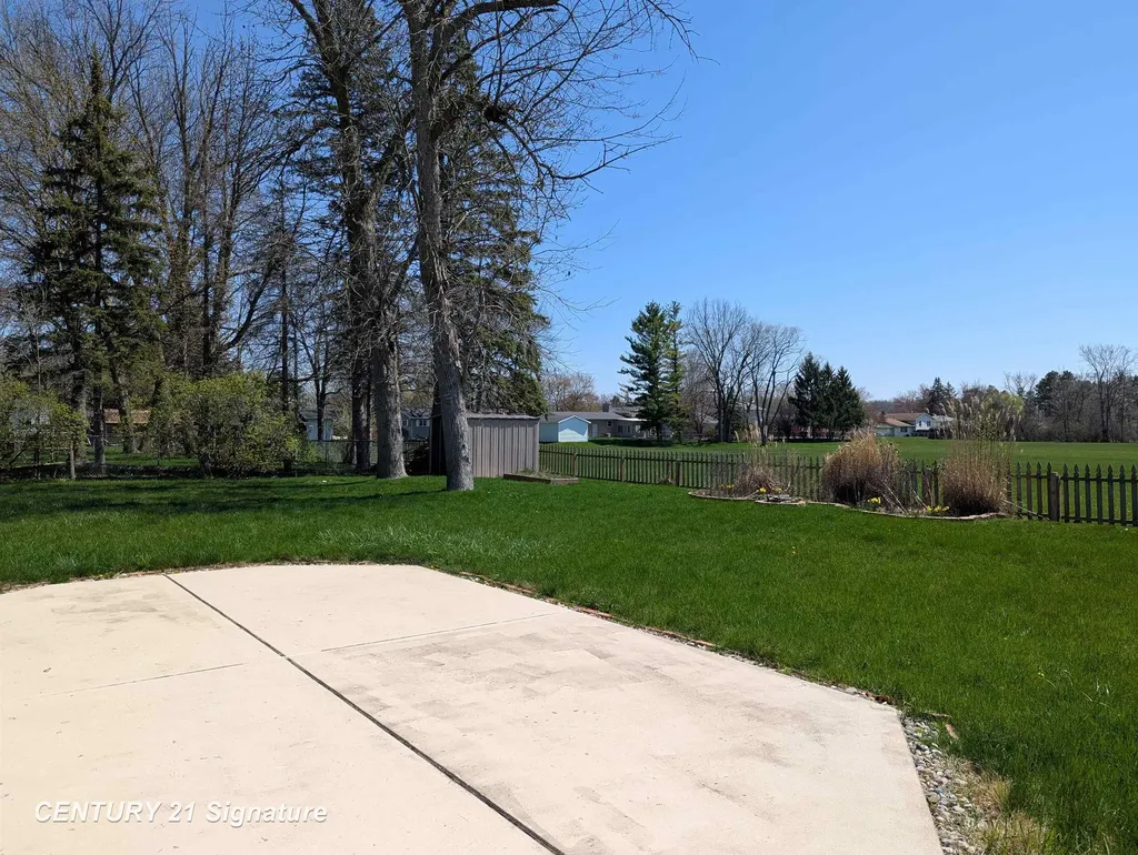 1040 Wheelock Street Tittabawassee Township MI 48623