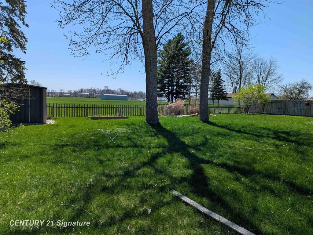 1040 Wheelock Street Tittabawassee Township MI 48623