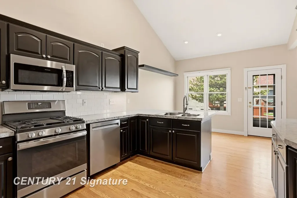 11 Willow Pointe Drive Tittabawassee Township MI 48623