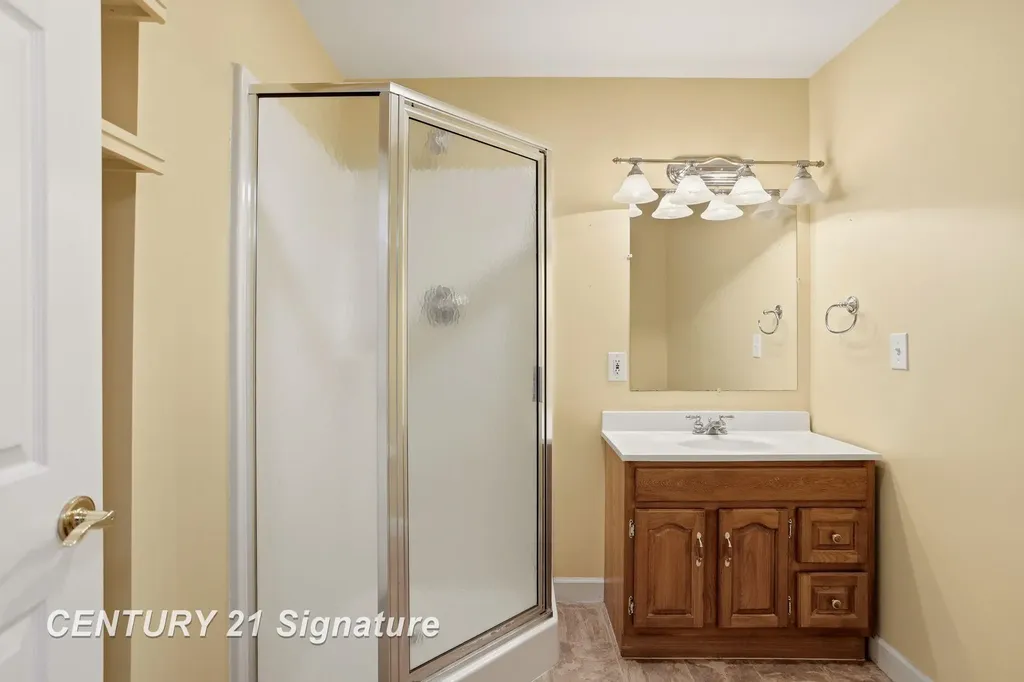 11 Willow Pointe Drive Tittabawassee Township MI 48623