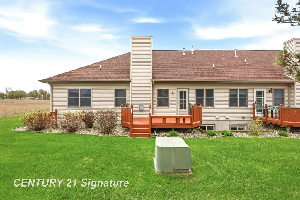 11 Willow Pointe Drive Tittabawassee Township MI 48623