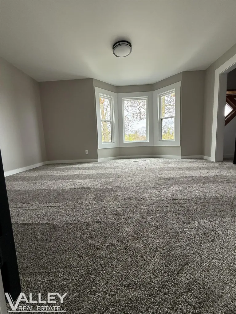175 W Washington Street Tittabawassee Township MI 48623