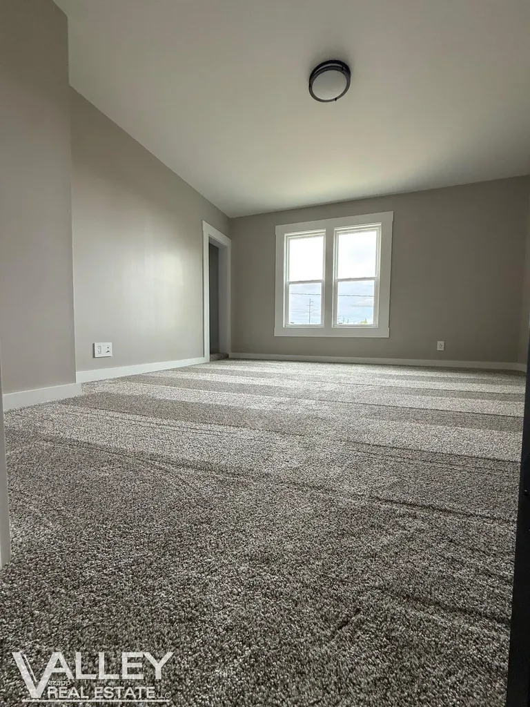 175 W Washington Street Tittabawassee Township MI 48623