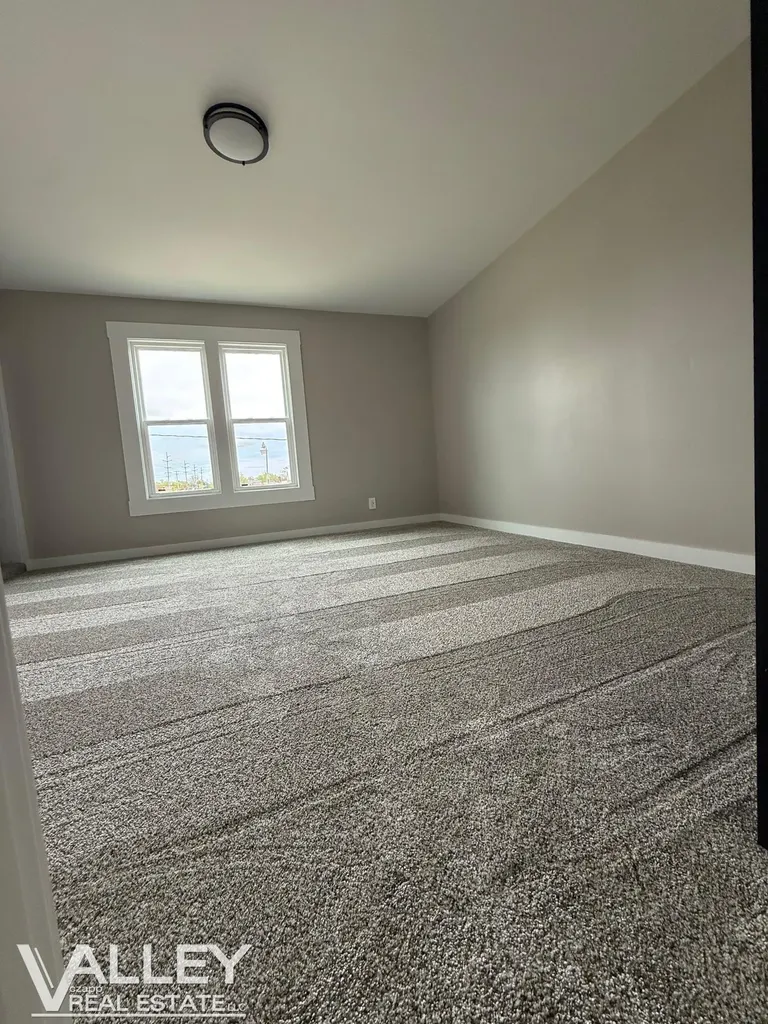 175 W Washington Street Tittabawassee Township MI 48623