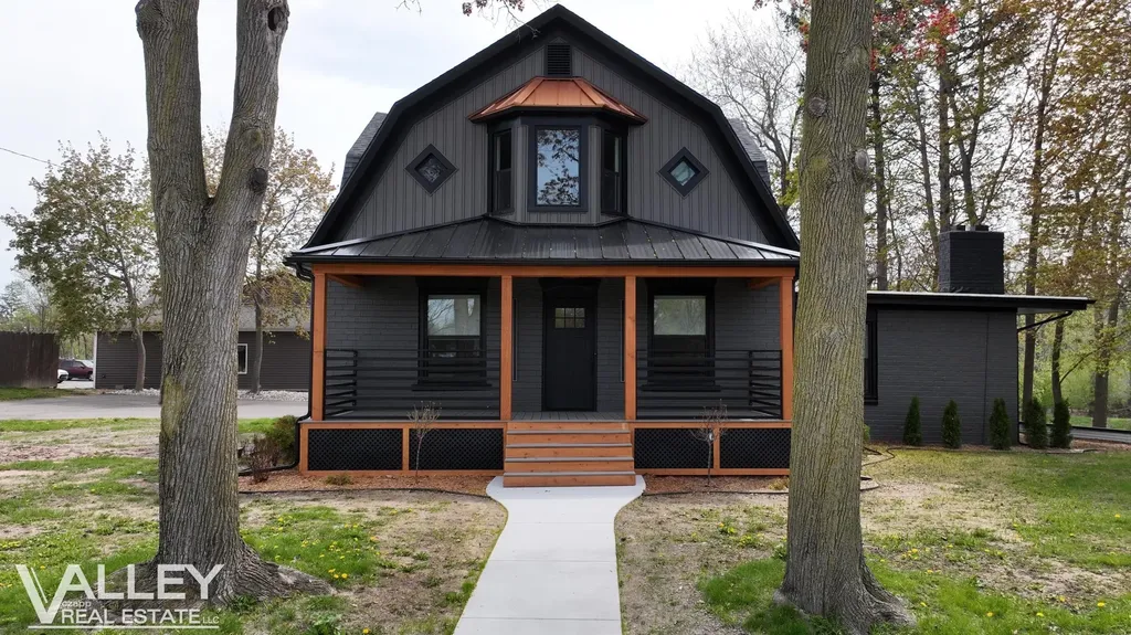 175 W Washington Street Tittabawassee Township MI 48623