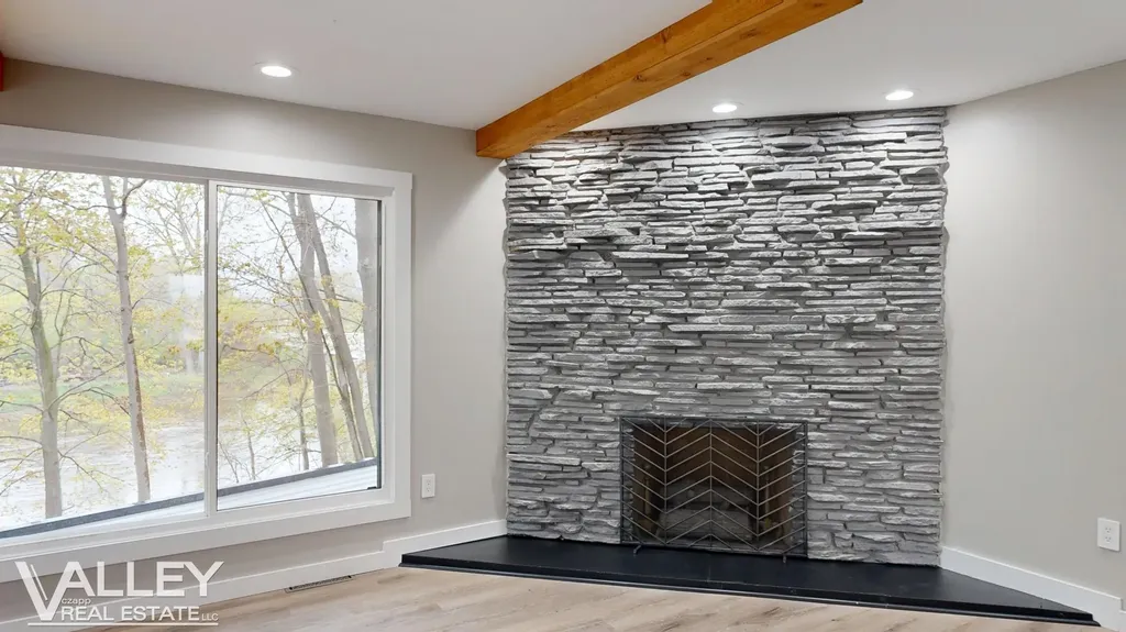 175 W Washington Street Tittabawassee Township MI 48623