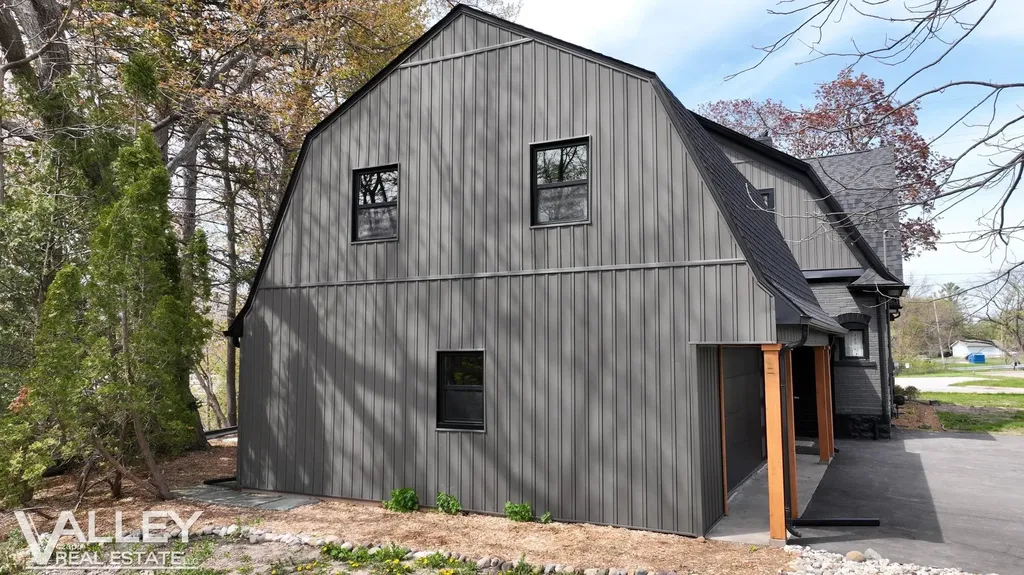 175 W Washington Street Tittabawassee Township MI 48623