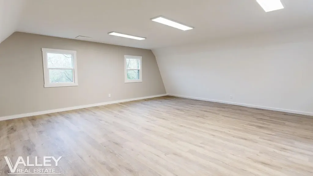 175 W Washington Street Tittabawassee Township MI 48623