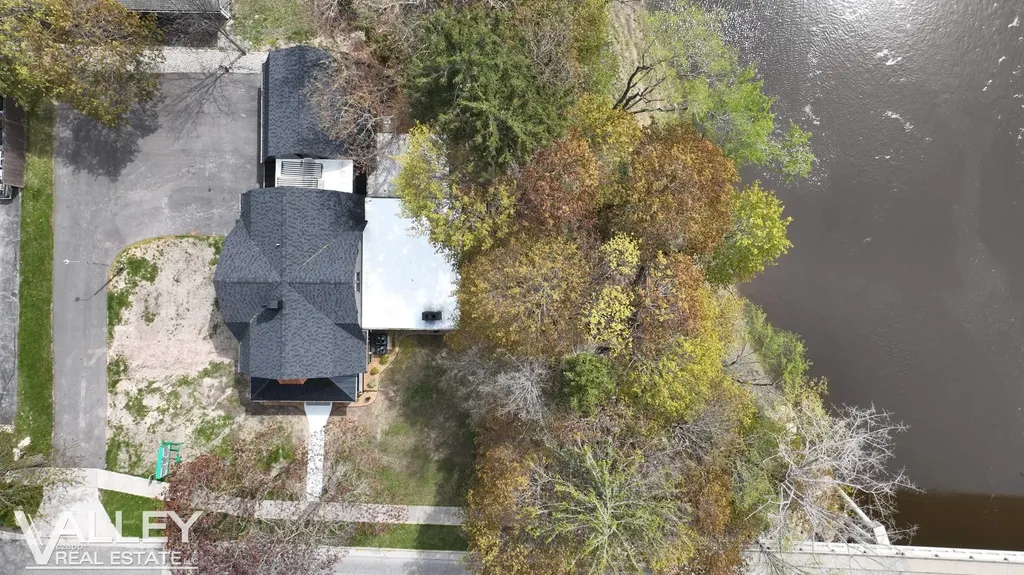 175 W Washington Street Tittabawassee Township MI 48623