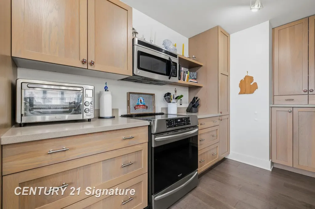 225 Jennison Place Bay City City MI 48708