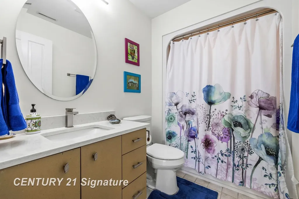 225 Jennison Place Bay City City MI 48708