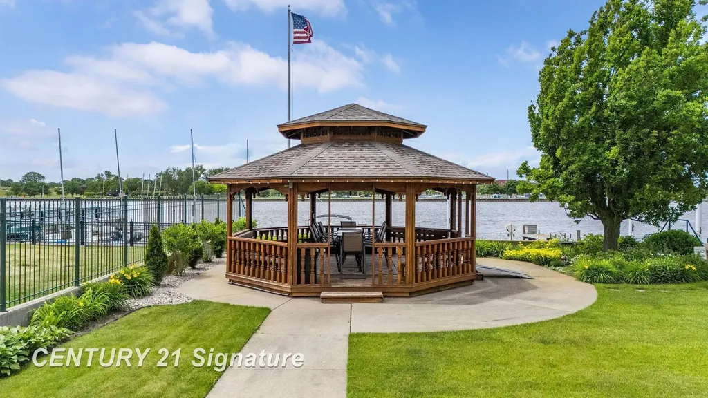 225 Jennison Place Bay City City MI 48708