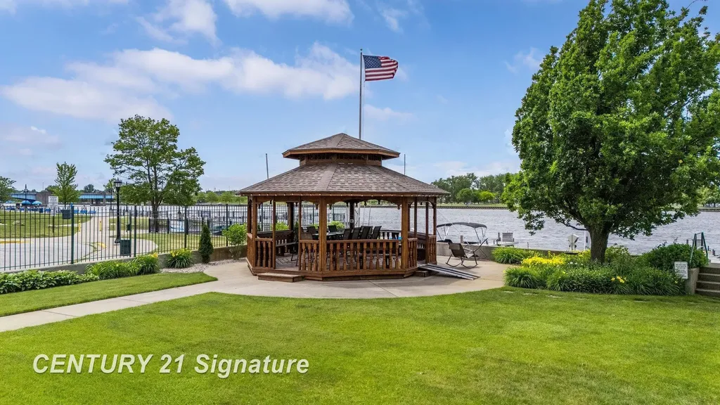 225 Jennison Place Bay City City MI 48708