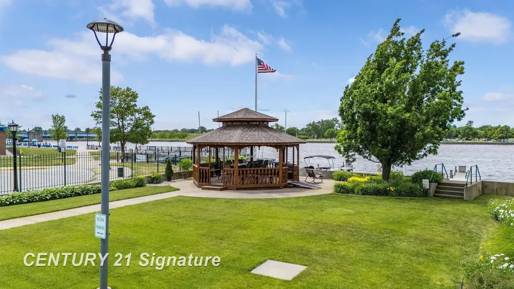 225 Jennison Place Bay City City MI 48708