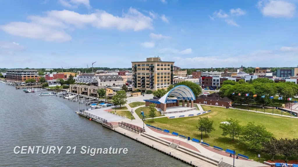 225 Jennison Place Bay City City MI 48708