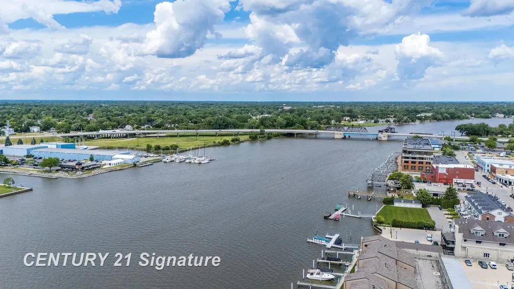 225 Jennison Place Bay City City MI 48708