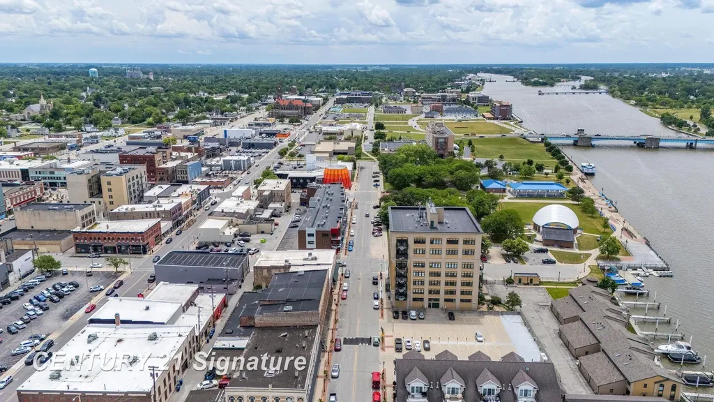 225 Jennison Place Bay City City MI 48708
