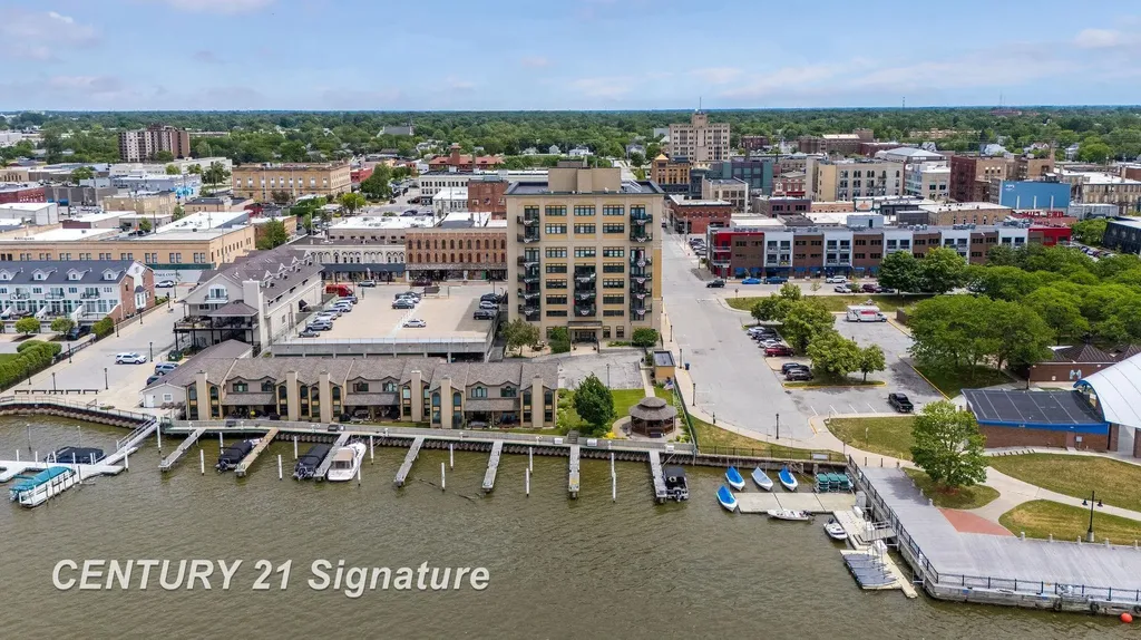 225 Jennison Place Bay City City MI 48708