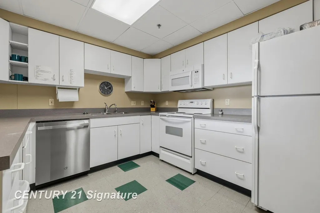 225 Jennison Place Bay City City MI 48708