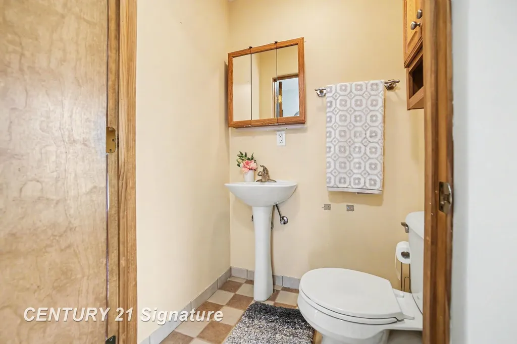 3036 E Miller Road Midland Charter Township MI 48640