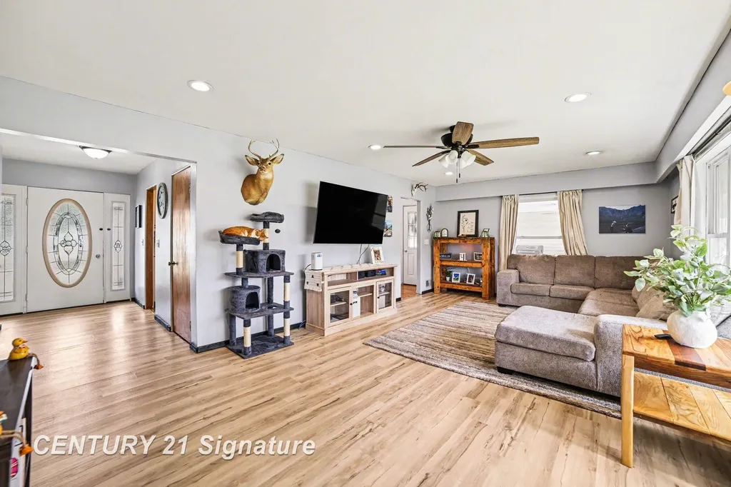 3036 E Miller Road Midland Charter Township MI 48640