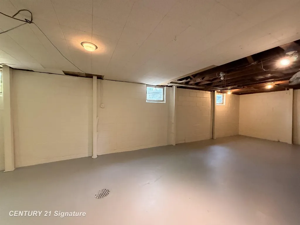 3036 E Miller Road Midland Charter Township MI 48640