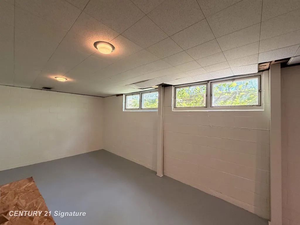 3036 E Miller Road Midland Charter Township MI 48640
