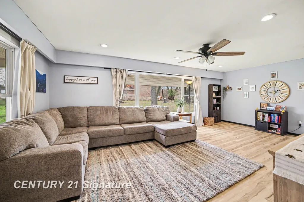 3036 E Miller Road Midland Charter Township MI 48640