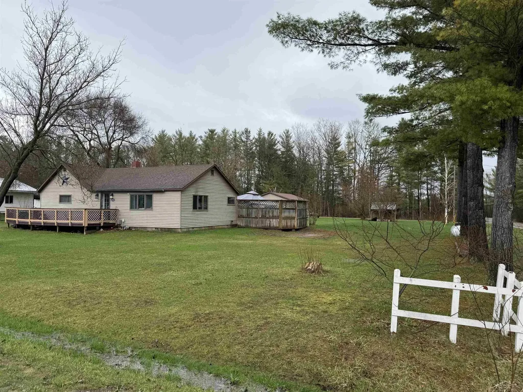 1450 Sheldon Street Moffatt Township MI 48610