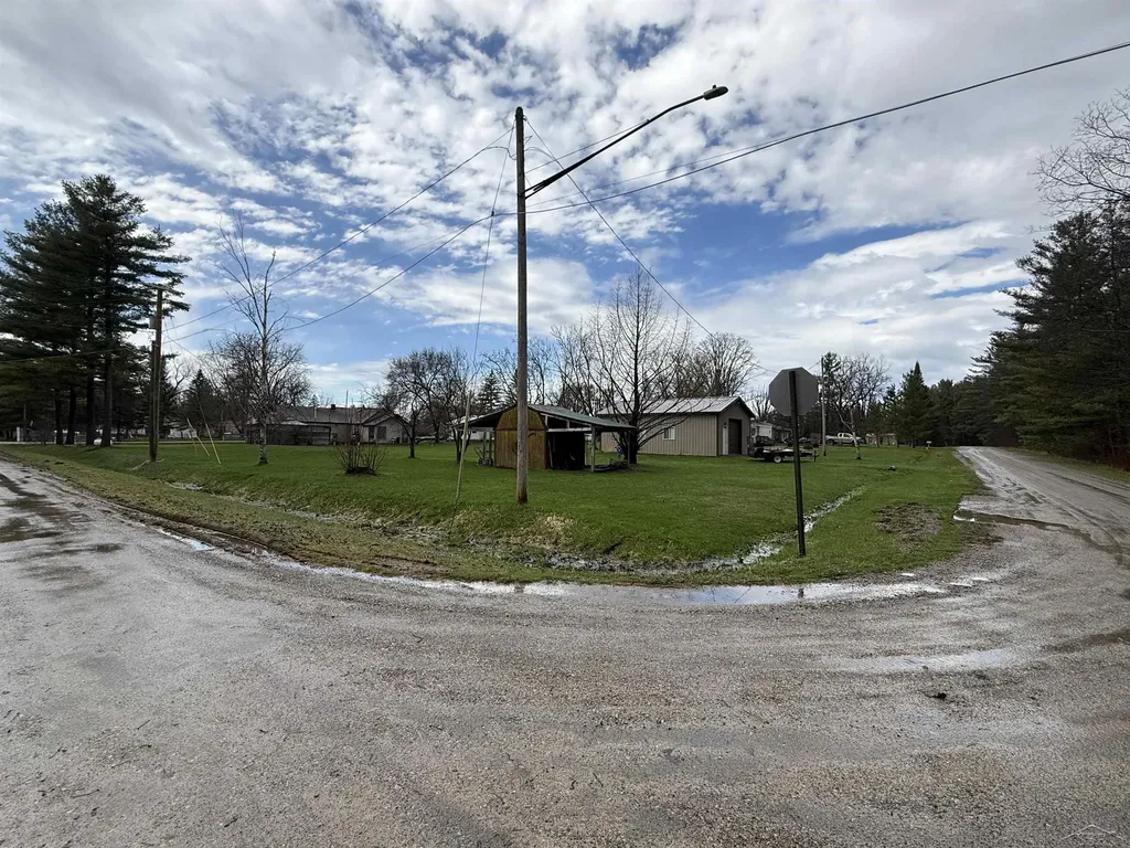 1450 Sheldon Street Moffatt Township MI 48610