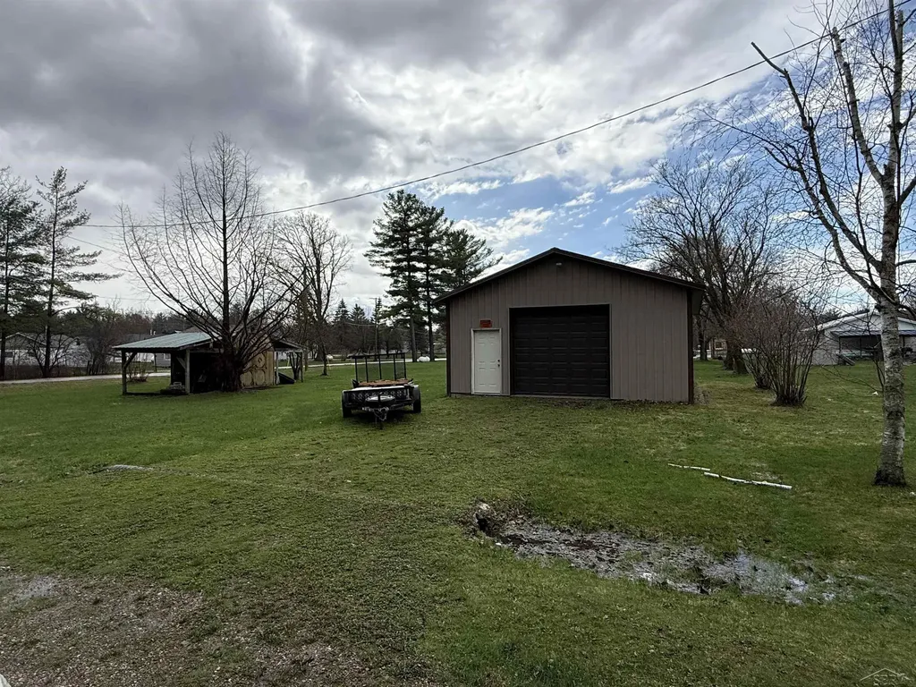 1450 Sheldon Street Moffatt Township MI 48610