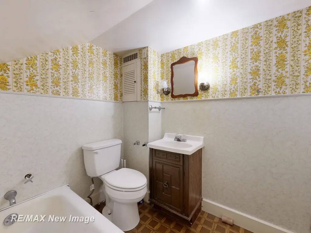 509 Hill Street Bay City City MI 48708